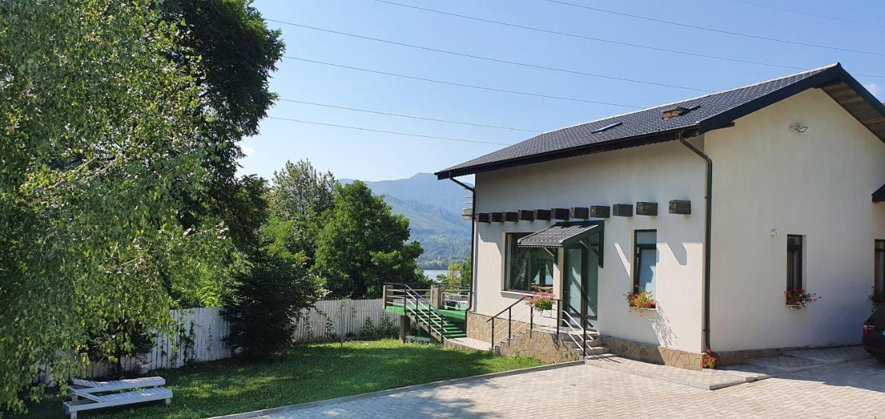 Casa Yla Villa Piatra Neamţ Buitenkant foto