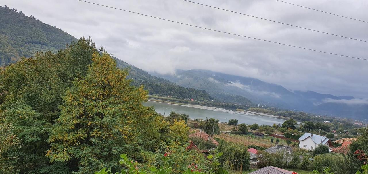 Casa Yla Villa Piatra Neamţ Buitenkant foto