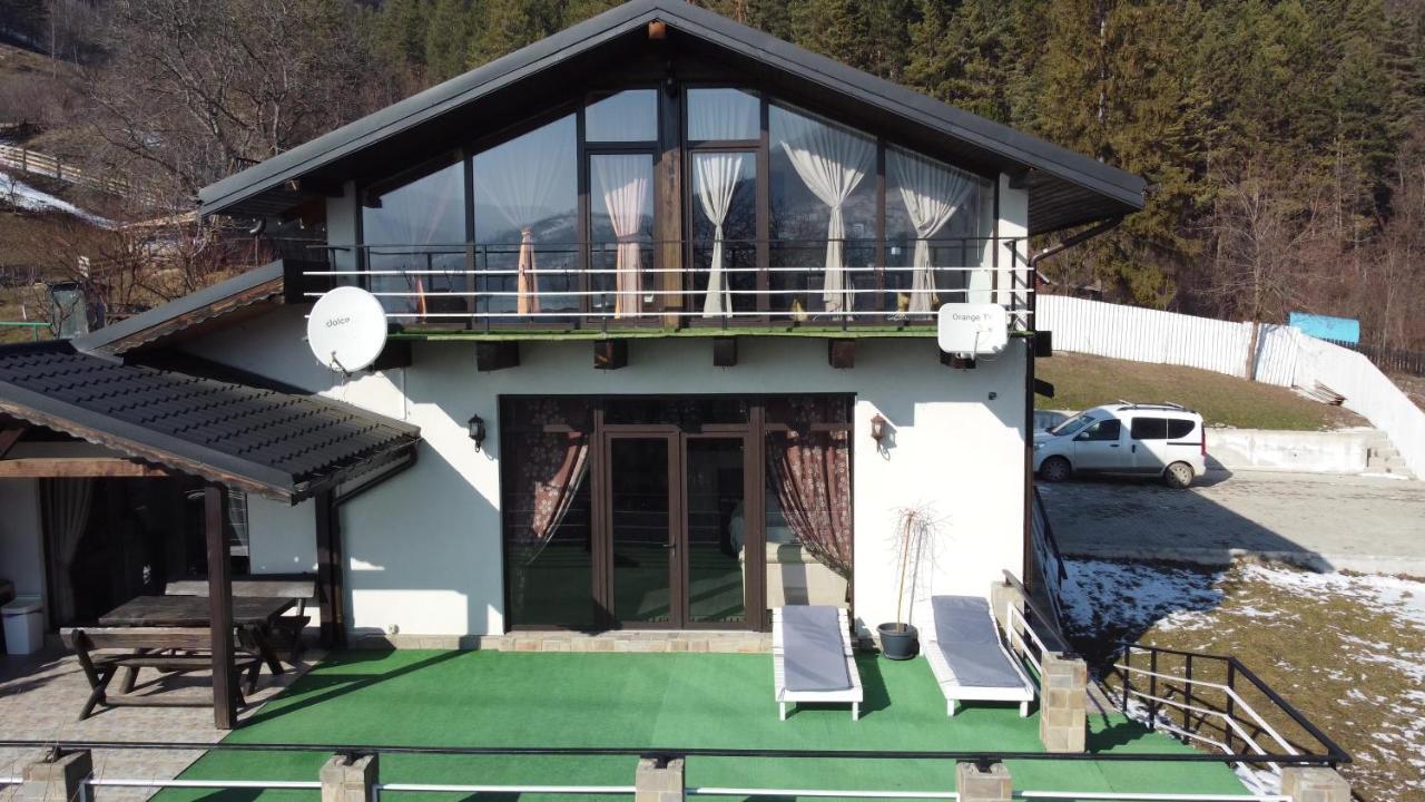 Casa Yla Villa Piatra Neamţ Buitenkant foto