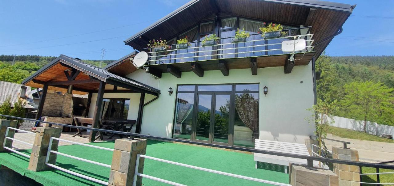 Casa Yla Villa Piatra Neamţ Buitenkant foto
