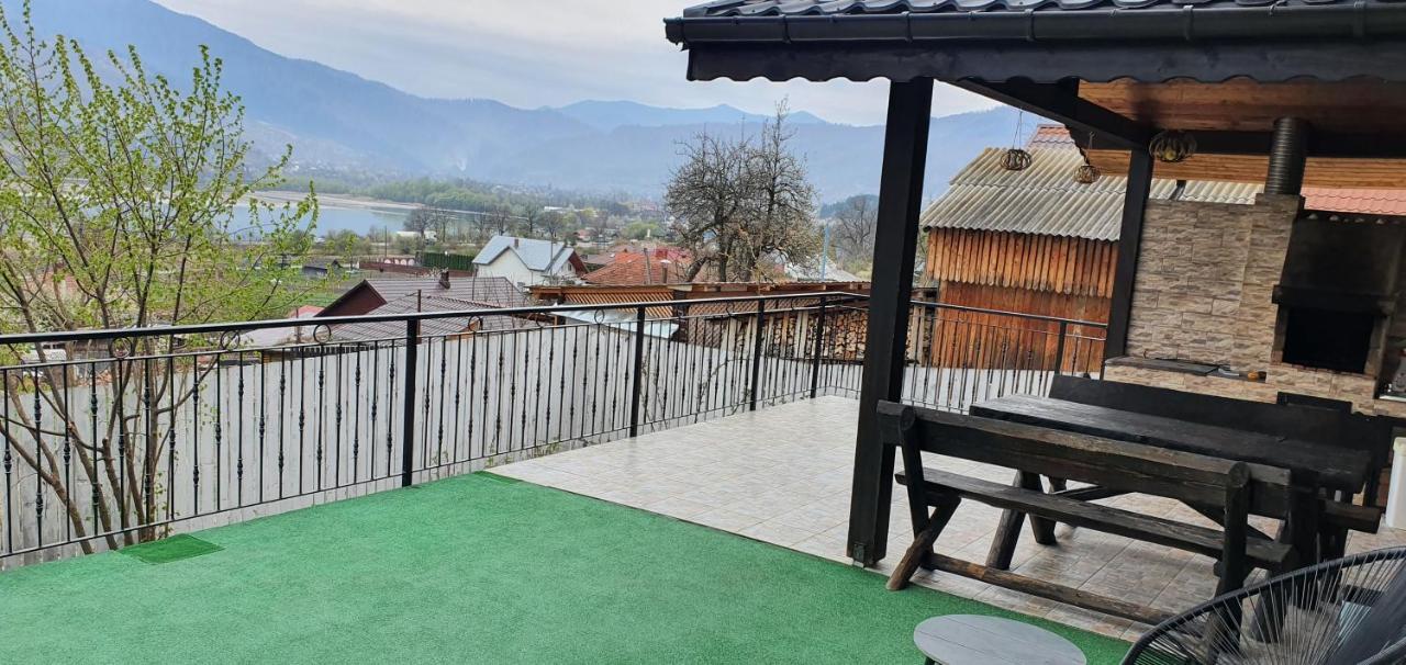 Casa Yla Villa Piatra Neamţ Buitenkant foto